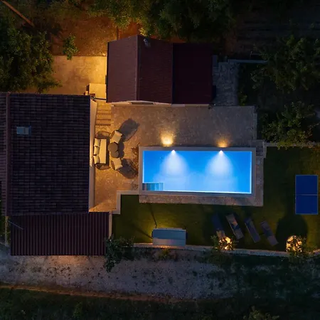 Family Little Paradise *