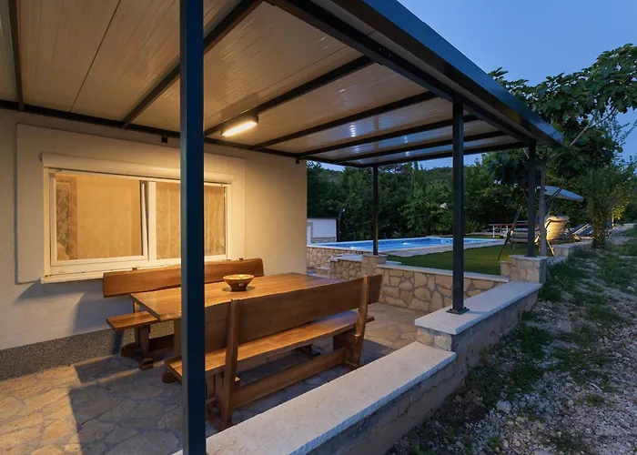 Family Little Paradise