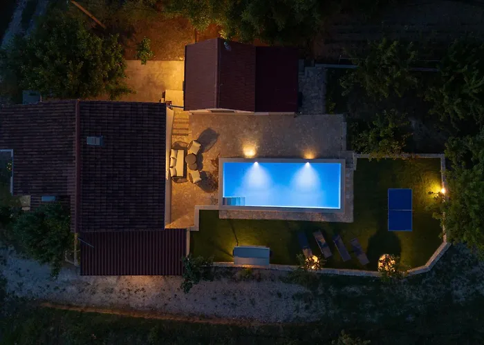 Family Little Paradise *